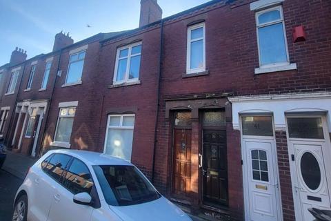 3 bedroom flat to rent, Bewick Street, South Shields