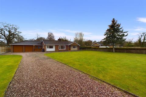 3 bedroom detached bungalow for sale, Hunters Moon, Maesbrook, SY10 8QW