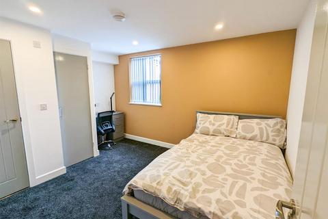 5 bedroom terraced house to rent, Hugh Road, Coventry