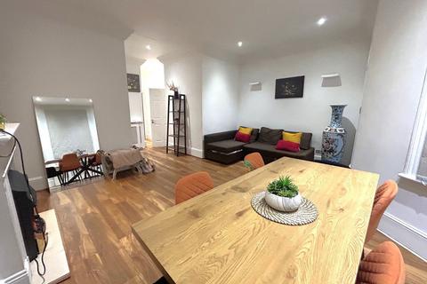 2 bedroom ground floor flat for sale, Collingham Place, London, SW5 0QF