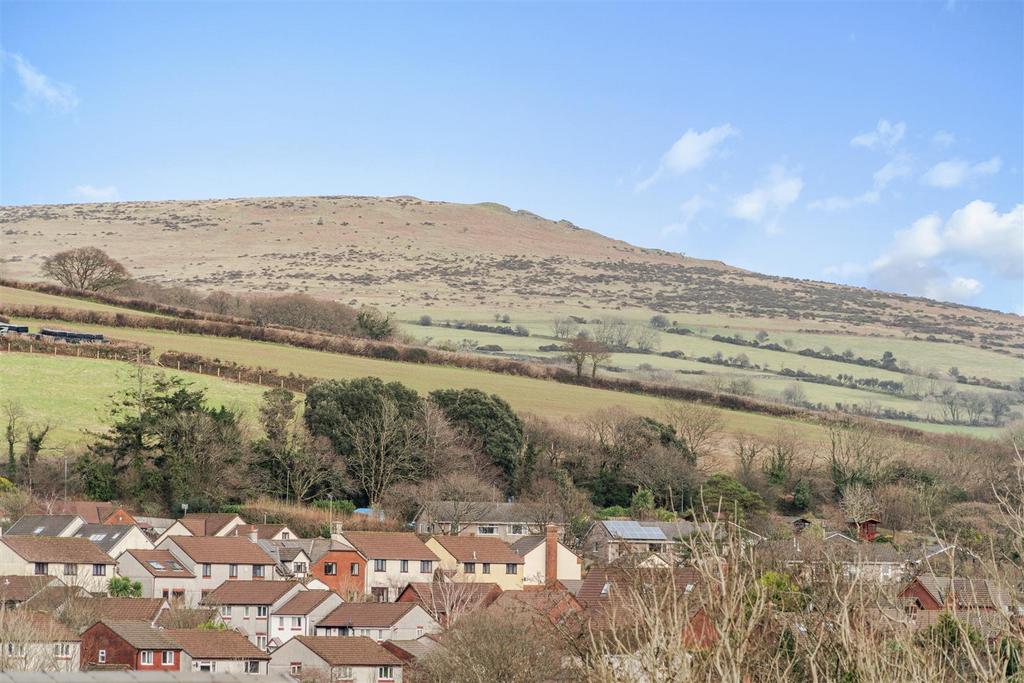 Drake Ave Moor View.jpg