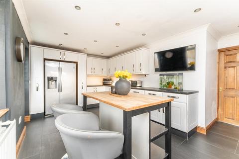 1 Coppice Wood Close, Guiseley, Leeds, LS20 9JR