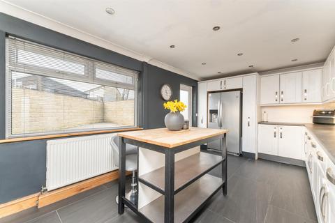 1 Coppice Wood Close, Guiseley, Leeds, LS20 9JR