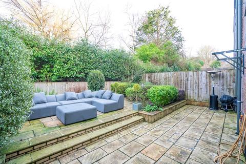 5 bedroom end of terrace house for sale, Marwood Square, London, N10