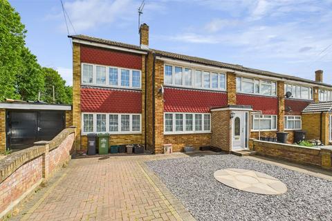 48 Hobbs Close, Cheshunt, Waltham Cross, EN8 0ED