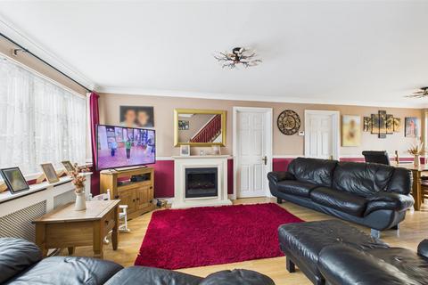 48 Hobbs Close, Cheshunt, Waltham Cross, EN8 0ED