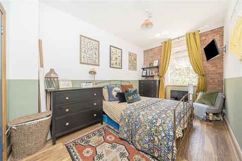 2 bedroom flat for sale, Bourneside Road, Addlestone KT15