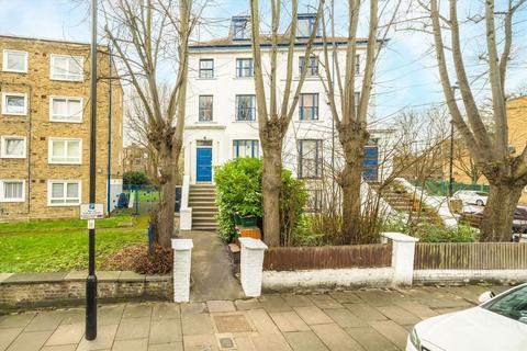 2 bedroom flat for sale, Hilldrop Crescent, London N7