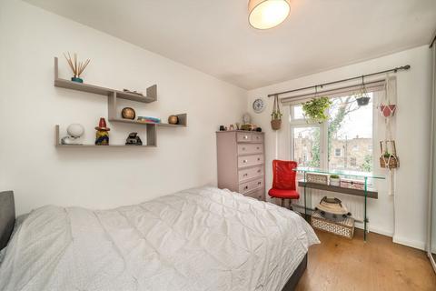 2 bedroom flat for sale, Hilldrop Crescent, London N7