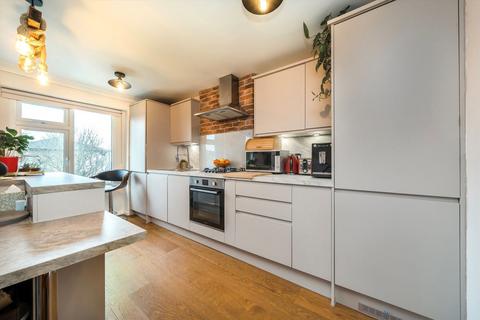 2 bedroom flat for sale, Hilldrop Crescent, London N7