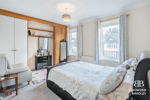 63 Whalebone Grove, Romford, RM6 6BL