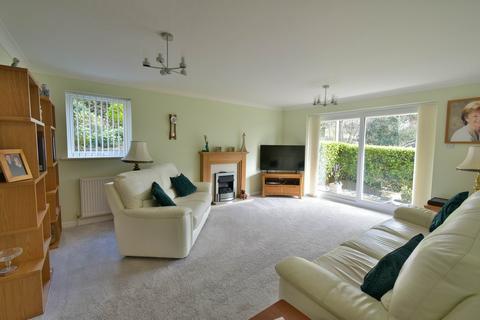 2 bedroom flat for sale, Buckhurst Road, Bexhill-on-Sea, TN40