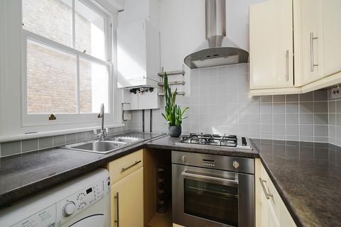 2 bedroom flat to rent, Rocks Lane