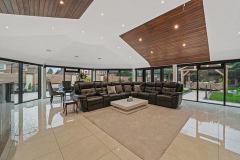 undefined, Elm Grove, Hornchurch, RM11