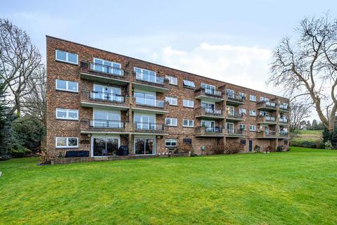 2 bedroom flat for sale, Farington Acres, Vale Road, Weybridge, KT13