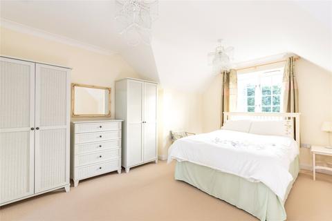 5 bedroom detached house for sale, London Road, Broughton, Milton Keynes, Buckinghamshire, MK10