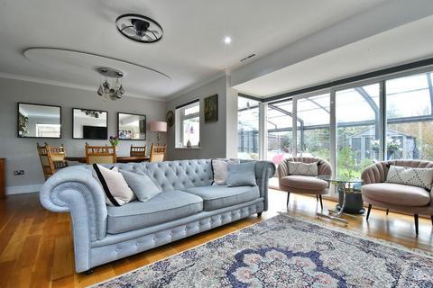 17 Lankton Close, Beckenham, BR3 5DZ