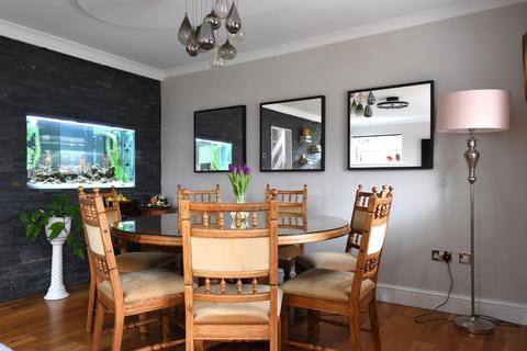 17 Lankton Close, Beckenham, BR3 5DZ