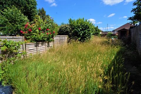 3 bedroom terraced house to rent, Finchley Close, Dartford, Kent