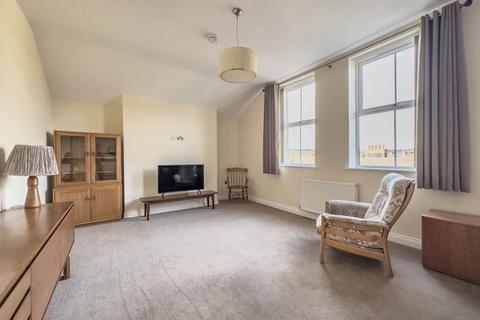 3 bedroom flat for sale, Kirkgate, Birstall