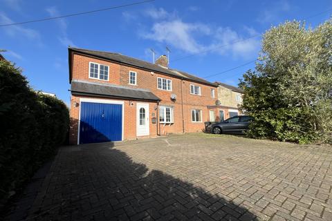 4 bedroom semi-detached house to rent, London Road, Kelvedon, CO5