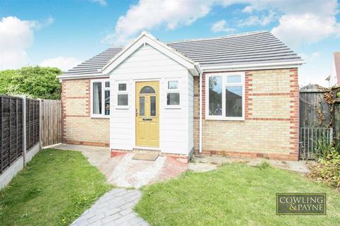 3 bedroom detached bungalow to rent, Runwell Road, Wickford