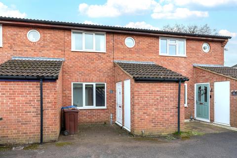 2 bedroom terraced house to rent, Wensum Crescent, Bicester OX26