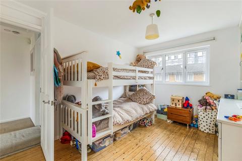 4 Phoenix Close, London, E8 4DF