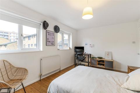 4 Phoenix Close, London, E8 4DF