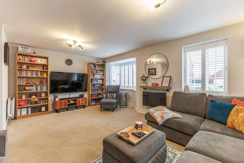 4 bedroom detached house for sale, Crump Way, Evesham WR11