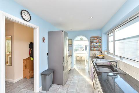 4 bedroom chalet for sale, Brambletyne Avenue, Saltdean, Brighton, East Sussex