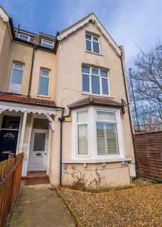 3 bedroom flat to rent, Queens Road, Wimbledon, SW19