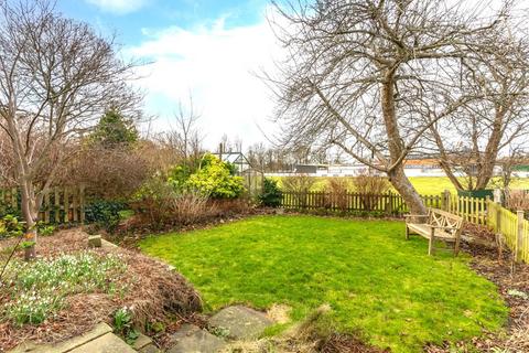 21 Agbrigg Road, Wakefield, WF2 6AA