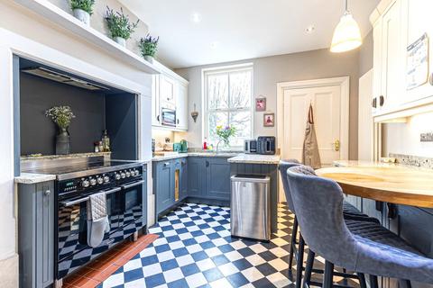 21 Agbrigg Road, Wakefield, WF2 6AA