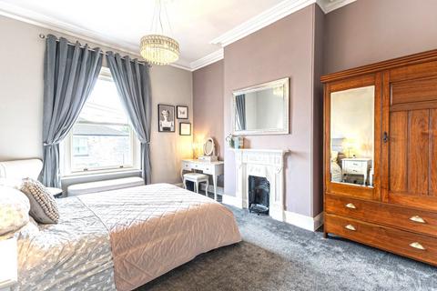 21 Agbrigg Road, Wakefield, WF2 6AA