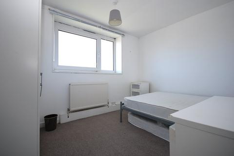 4 bedroom flat to rent, Simms Road, London SE1