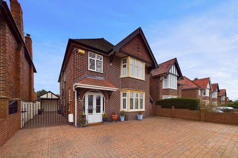 4 bedroom detached house for sale, Estcourt Road, Gloucester, Gloucestershire, GL1