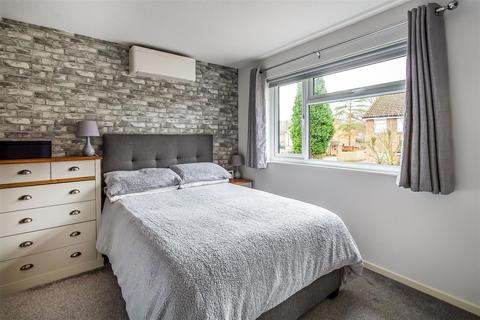72 Bakers Way, Capel, Dorking, RH5 5JS