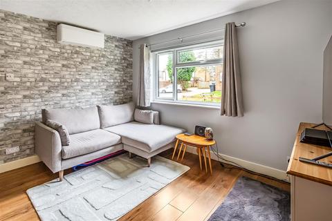 72 Bakers Way, Capel, Dorking, RH5 5JS