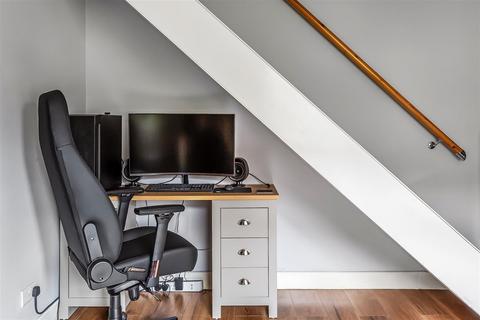 72 Bakers Way, Capel, Dorking, RH5 5JS