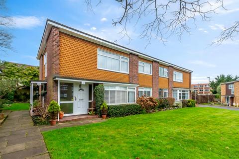 15 Foxes Dale, Bromley, BR2 0JS