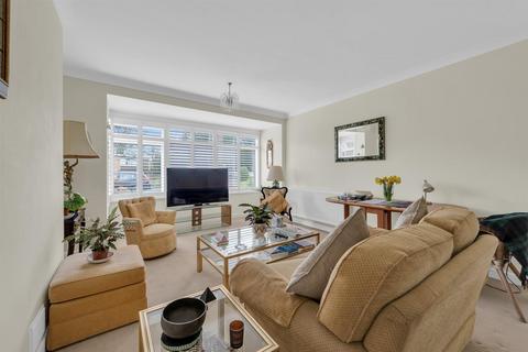 15 Foxes Dale, Bromley, BR2 0JS
