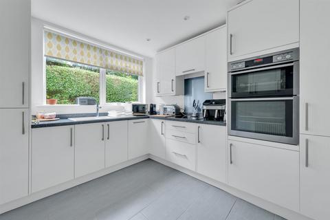 15 Foxes Dale, Bromley, BR2 0JS