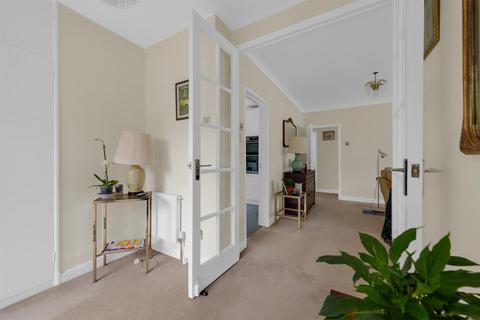 15 Foxes Dale, Bromley, BR2 0JS