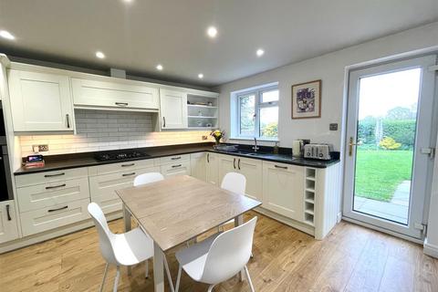12 Barlow Way, Sandbach, CW11 1PB