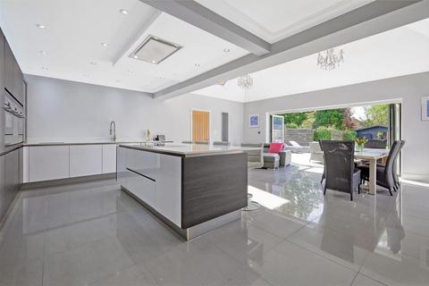 5 Newmans Drive, Hutton, Brentwood, CM13 2PZ