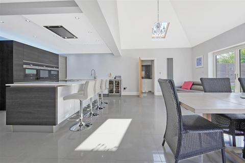5 Newmans Drive, Hutton, Brentwood, CM13 2PZ