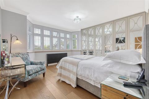 5 Newmans Drive, Hutton, Brentwood, CM13 2PZ