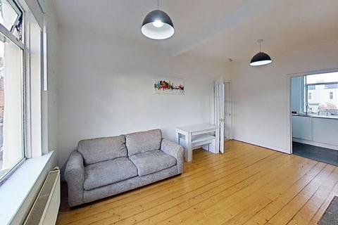 2 bedroom flat to rent, Saughton Gardens, Edinburgh, Midlothian, EH12