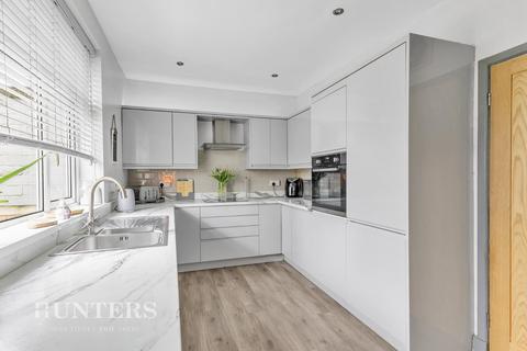 8 Repton Avenue, Oldham, OL8 4JB
